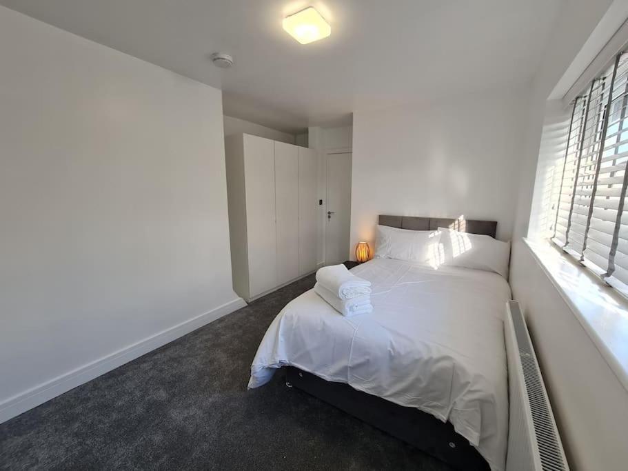 Elm Park Cheerful 4-Bedroom Holiday Home Hornchurch 外观 照片