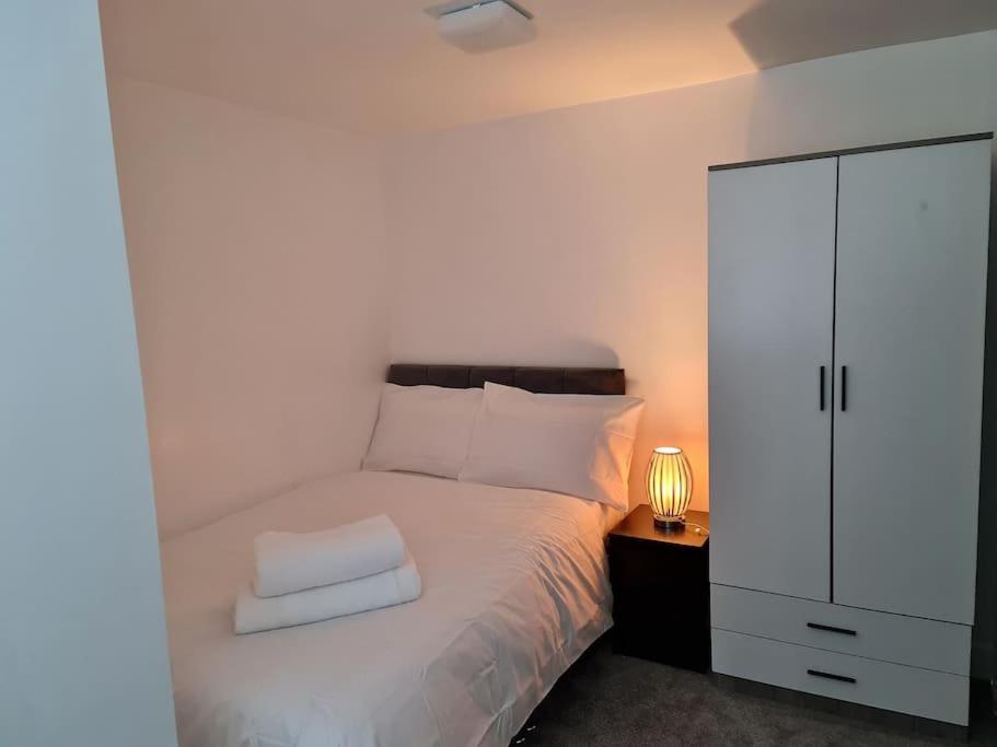 Elm Park Cheerful 4-Bedroom Holiday Home Hornchurch 外观 照片